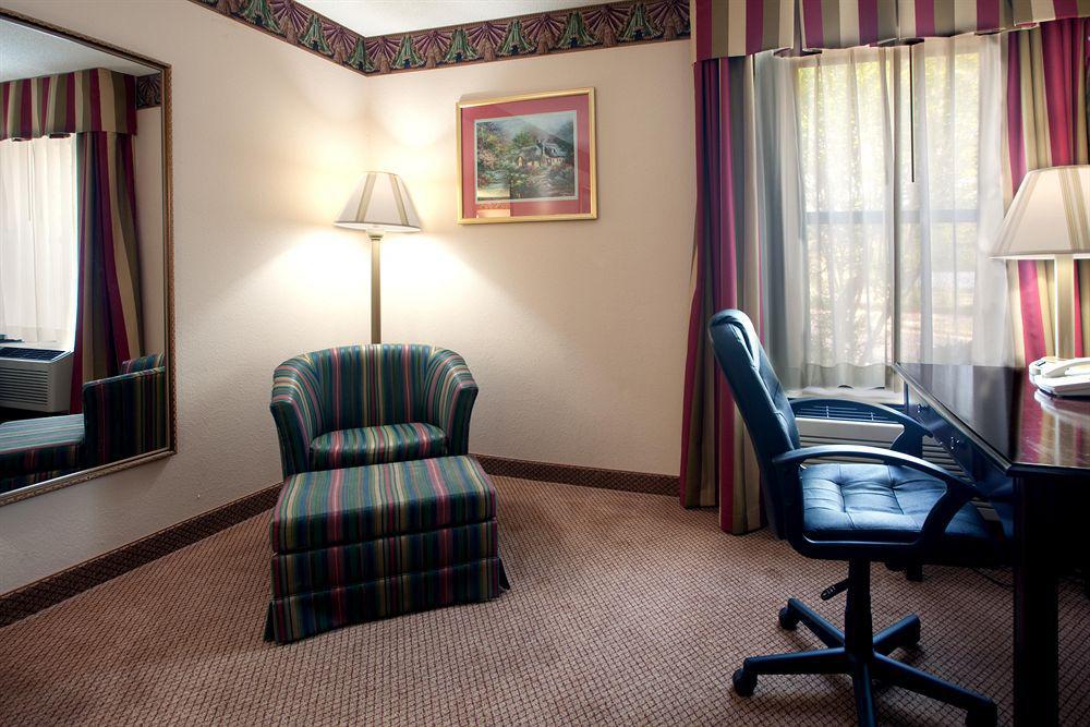 Quality Inn & Suites Clemmons I-40 Quarto foto
